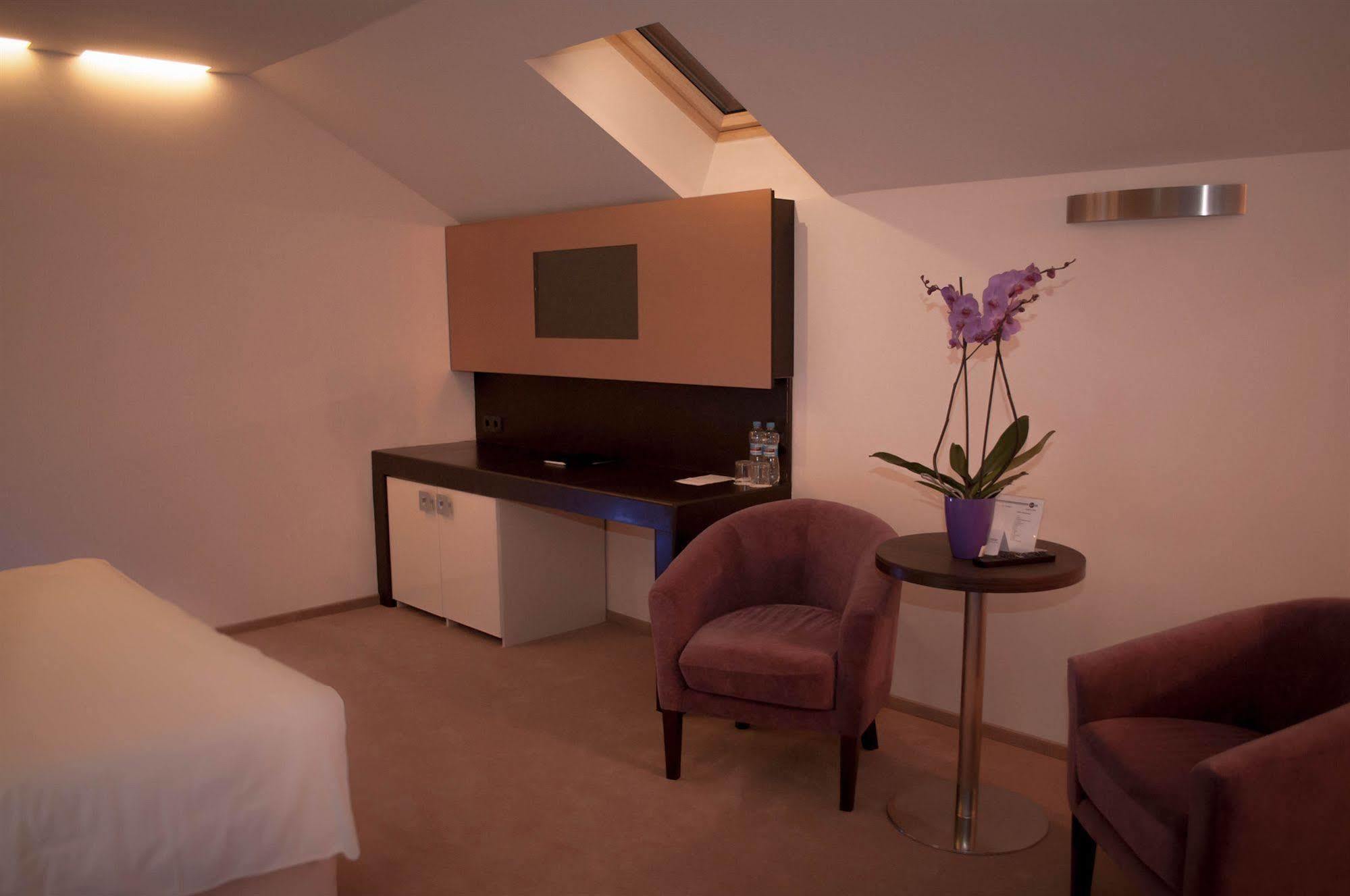 Lh Hotel&spa Hotel